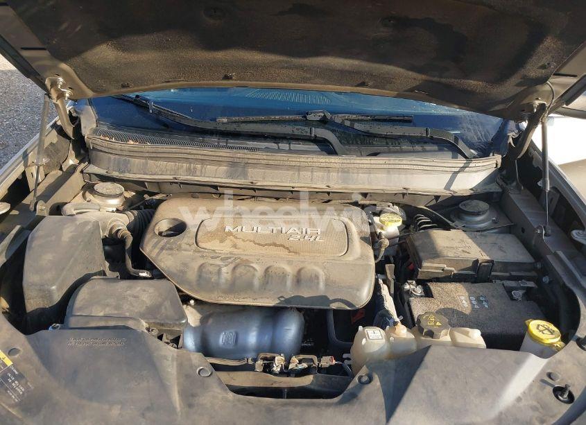 Photo 10 of 2019 Jeep Cherokee LATITUDE (VIN 1C4PJLCB5KD160381)