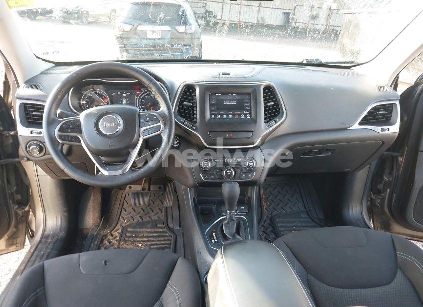 Photo 12 of 2019 Jeep Cherokee LATITUDE (VIN 1C4PJLCB5KD160381)