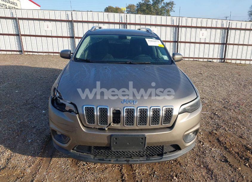 Photo 13 of 2019 Jeep Cherokee LATITUDE (VIN 1C4PJLCB5KD160381)