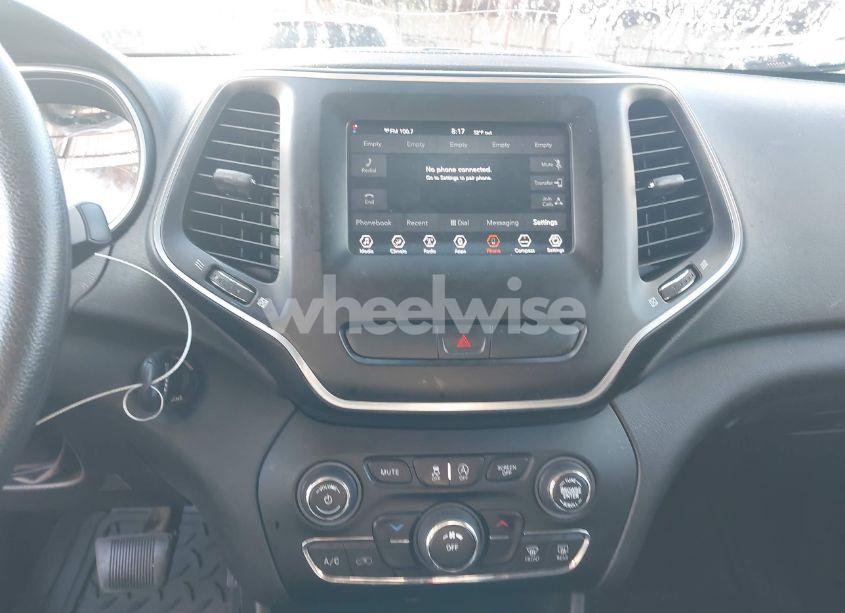 Photo 21 of 2019 Jeep Cherokee LATITUDE (VIN 1C4PJLCB5KD160381)