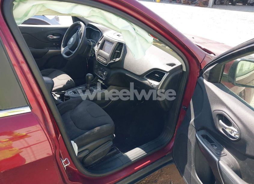 Photo 5 of 2019 Jeep Cherokee LATITUDE FWD (VIN 1C4PJLCB5KD175933)