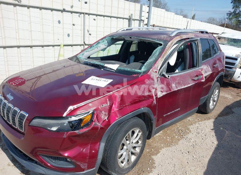 Photo 6 of 2019 Jeep Cherokee LATITUDE FWD (VIN 1C4PJLCB5KD175933)