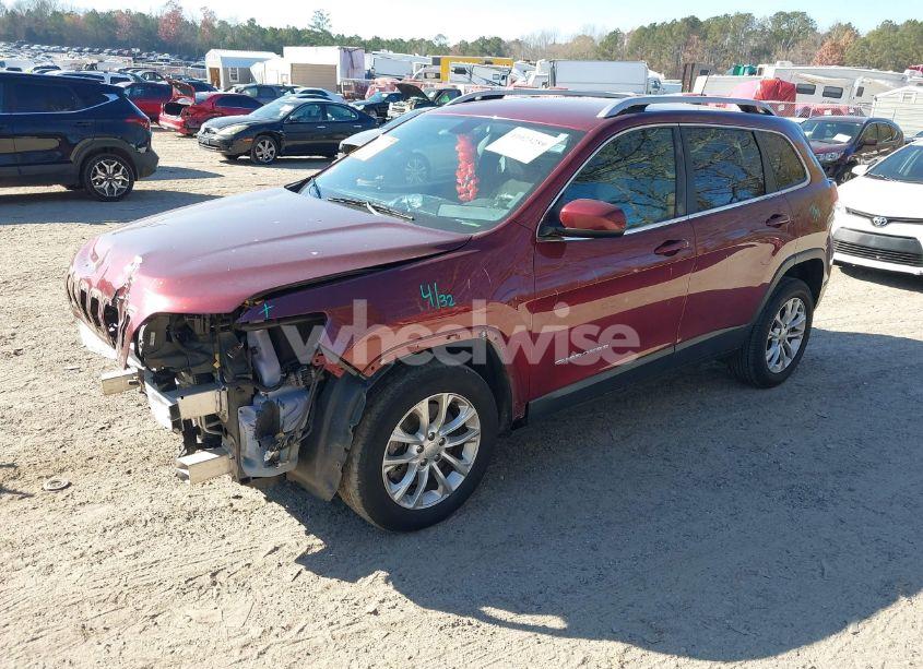 Photo 2 of 2019 Jeep Cherokee LATITUDE (VIN 1C4PJLCB5KD269973)