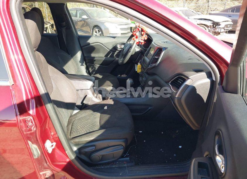 Photo 5 of 2019 Jeep Cherokee LATITUDE (VIN 1C4PJLCB5KD269973)