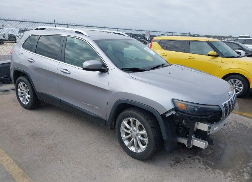 2019 Jeep Cherokee LATITUDE FWD (VIN 1C4PJLCB5KD312367) main photo