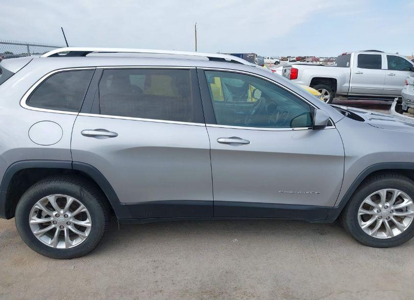 Photo 14 of 2019 Jeep Cherokee LATITUDE FWD (VIN 1C4PJLCB5KD312367)