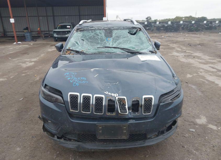 Photo 12 of 2019 Jeep Cherokee LATITUDE FWD (VIN 1C4PJLCB5KD396657)