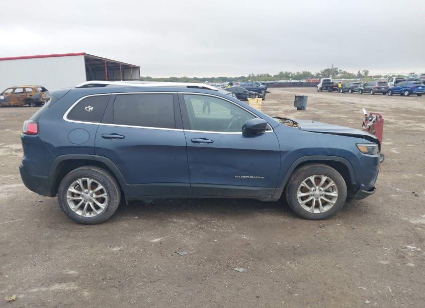 Photo 13 of 2019 Jeep Cherokee LATITUDE FWD (VIN 1C4PJLCB5KD396657)