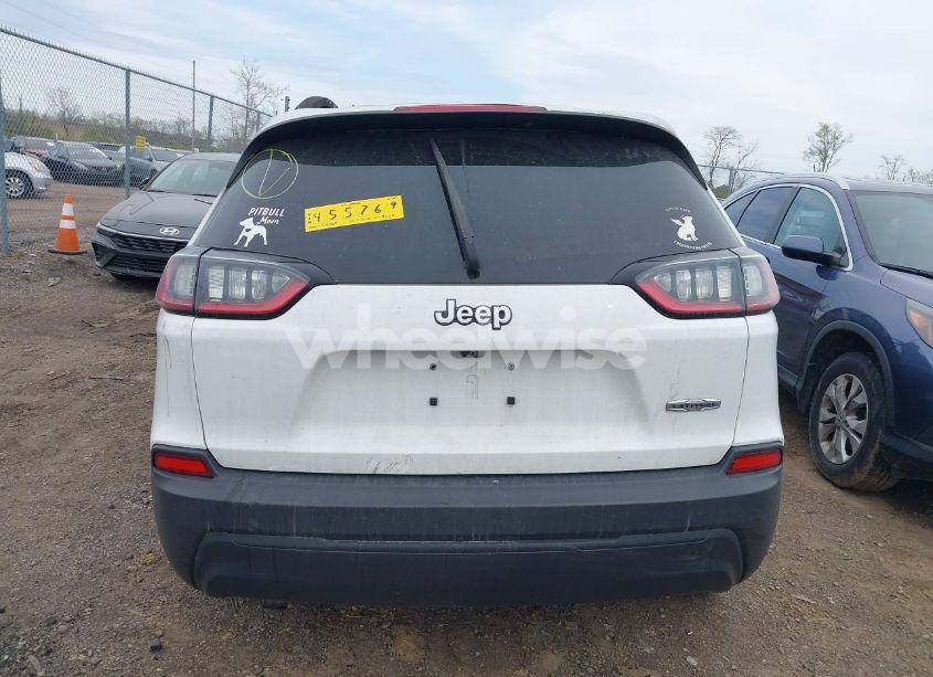 Photo 15 of 2019 Jeep Cherokee LATITUDE FWD (VIN 1C4PJLCB5KD455769)