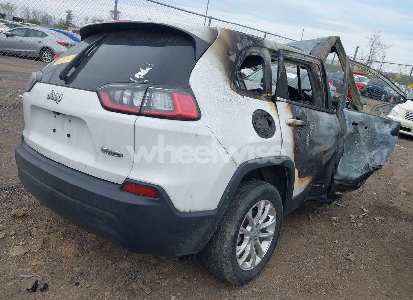 Photo 4 of 2019 Jeep Cherokee LATITUDE FWD (VIN 1C4PJLCB5KD455769)