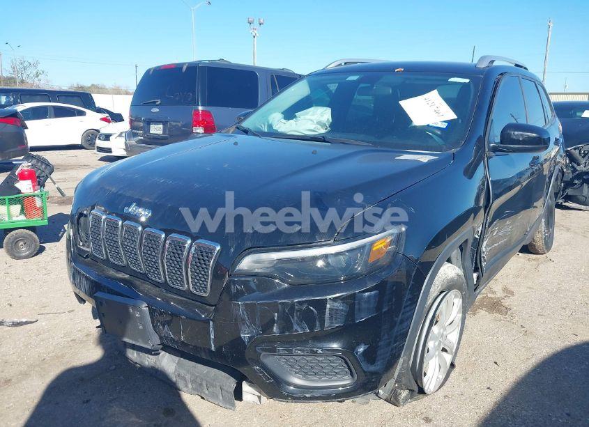 Photo 2 of 2020 Jeep Cherokee LATITUDE (VIN 1C4PJLCB5LD528477)