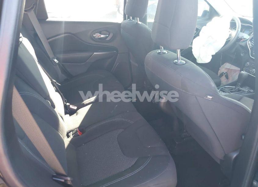 Photo 8 of 2020 Jeep Cherokee LATITUDE (VIN 1C4PJLCB5LD528477)