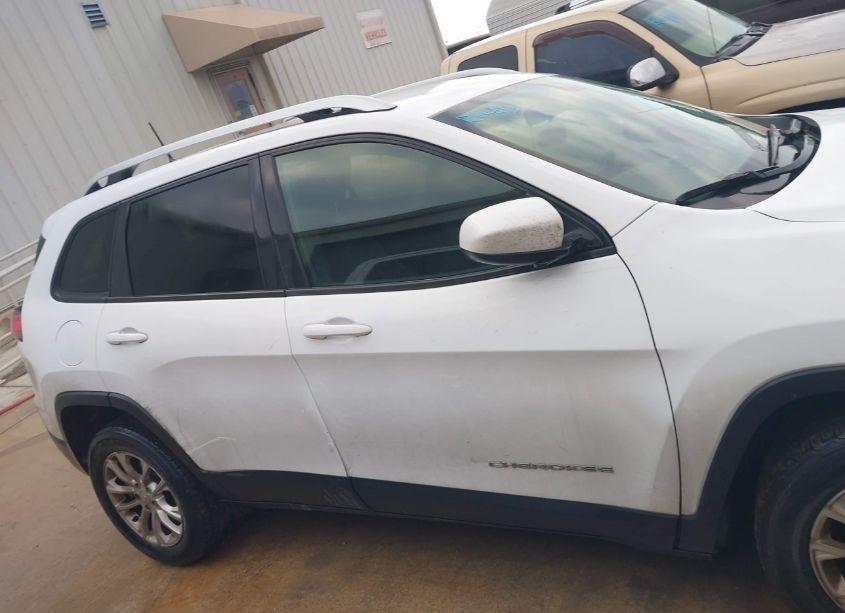 Photo 13 of 2020 Jeep Cherokee LATITUDE FWD (VIN 1C4PJLCB5LD535767)