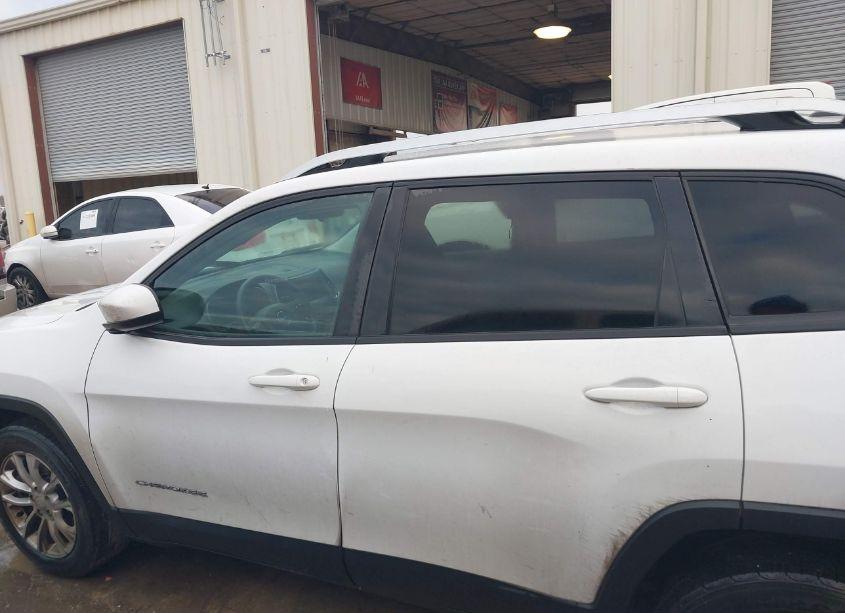 Photo 14 of 2020 Jeep Cherokee LATITUDE FWD (VIN 1C4PJLCB5LD535767)