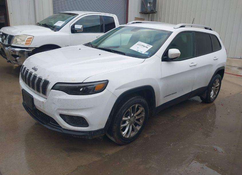 Photo 2 of 2020 Jeep Cherokee LATITUDE FWD (VIN 1C4PJLCB5LD535767)
