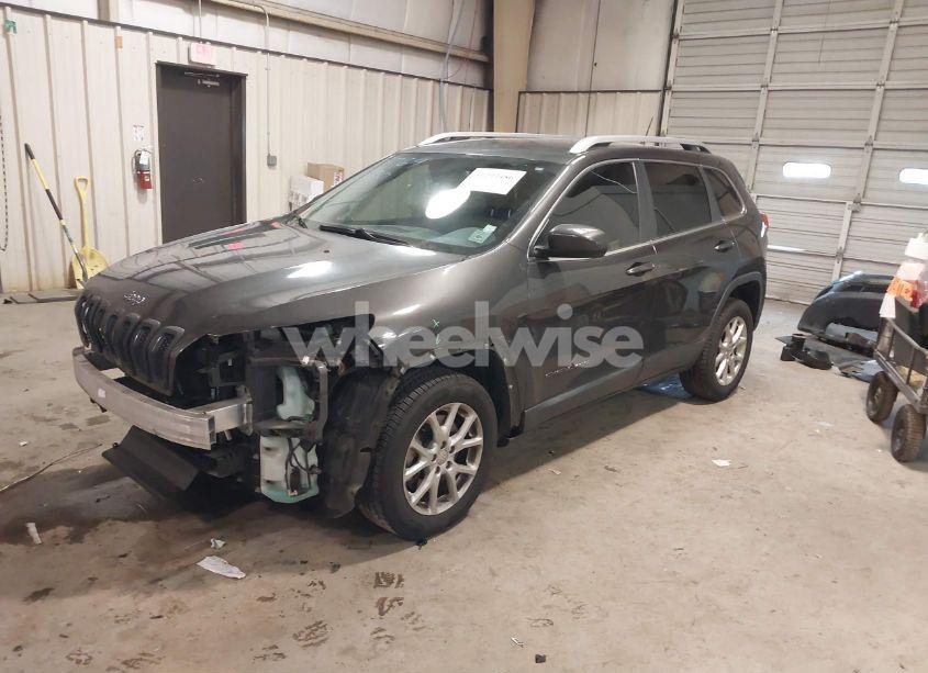 Photo 2 of 2014 Jeep Cherokee LATITUDE (VIN 1C4PJLCB6EW172127)