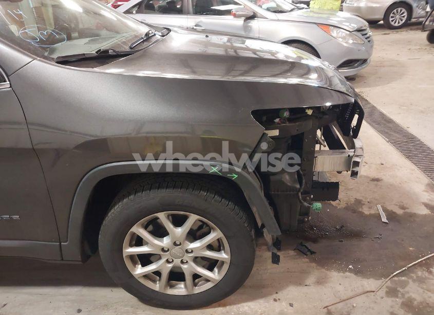 Photo 22 of 2014 Jeep Cherokee LATITUDE (VIN 1C4PJLCB6EW172127)