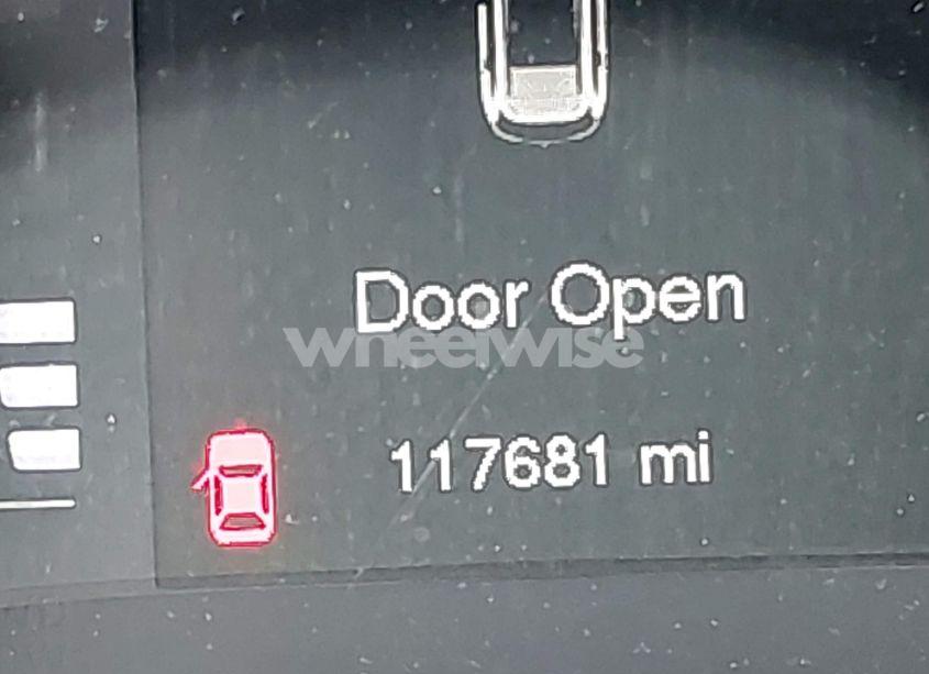 Photo 16 of 2014 Jeep Cherokee LATITUDE (VIN 1C4PJLCB6EW186576)