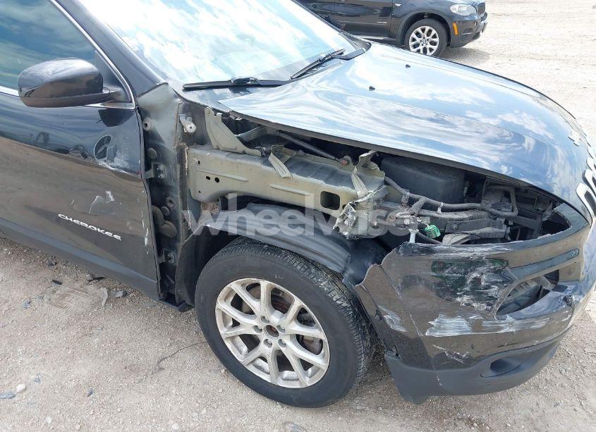 Photo 6 of 2014 Jeep Cherokee LATITUDE (VIN 1C4PJLCB6EW186576)