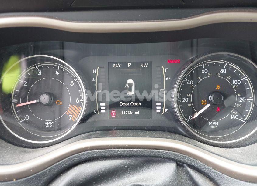 Photo 7 of 2014 Jeep Cherokee LATITUDE (VIN 1C4PJLCB6EW186576)