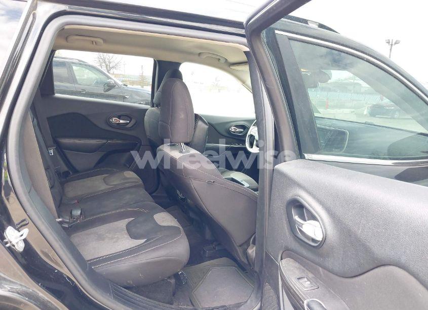 Photo 8 of 2014 Jeep Cherokee LATITUDE (VIN 1C4PJLCB6EW186576)