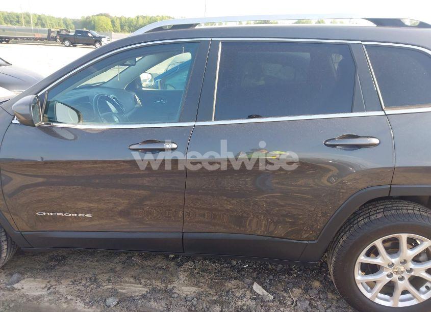 Photo 14 of 2014 Jeep Cherokee LATITUDE (VIN 1C4PJLCB6EW241897)