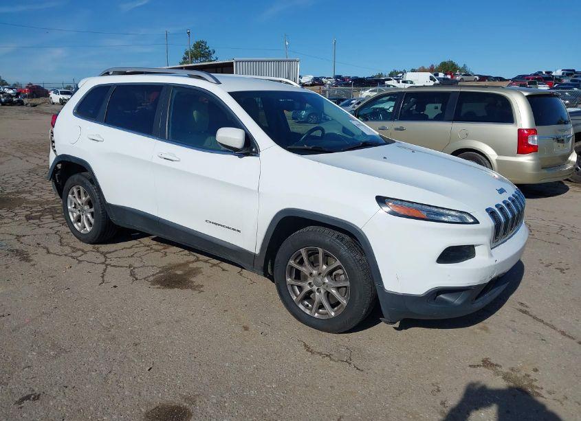 2015 Jeep Cherokee LATITUDE (VIN 1C4PJLCB6FW616852) main photo