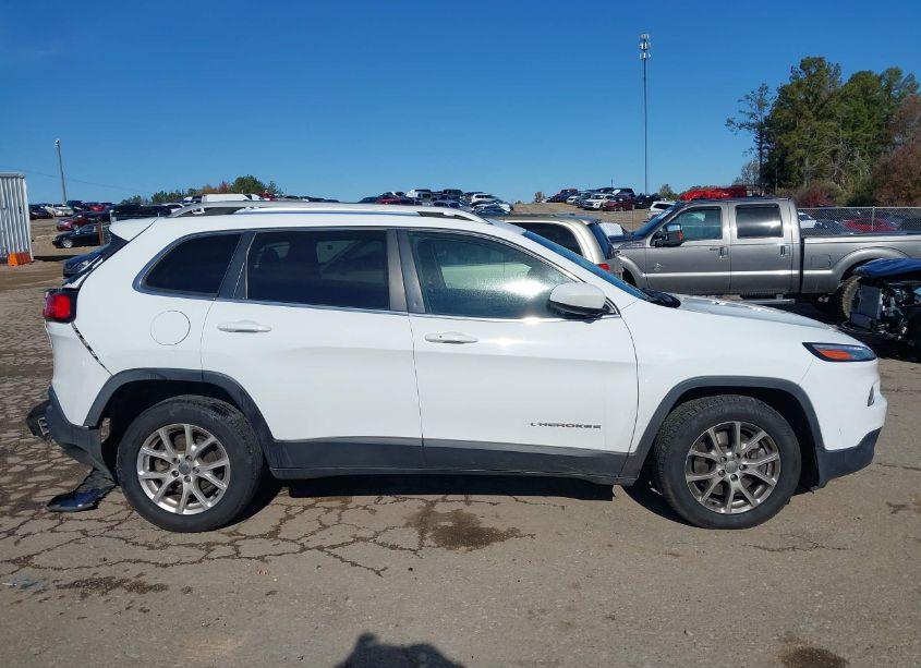 Photo 13 of 2015 Jeep Cherokee LATITUDE (VIN 1C4PJLCB6FW616852)