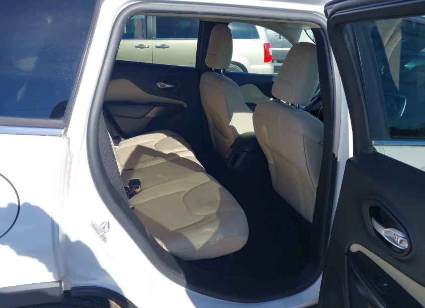 Photo 8 of 2015 Jeep Cherokee LATITUDE (VIN 1C4PJLCB6FW616852)