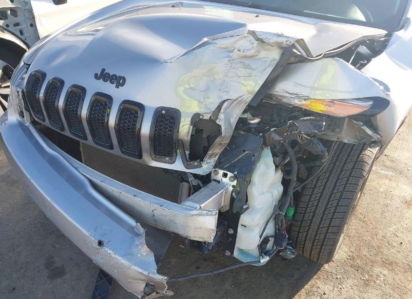 Photo 6 of 2016 Jeep Cherokee ALTITUDE (VIN 1C4PJLCB6GW137512)