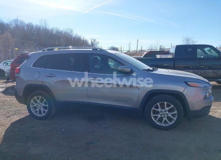 Photo 13 of 2016 Jeep Cherokee LATITUDE (VIN 1C4PJLCB6GW190050)