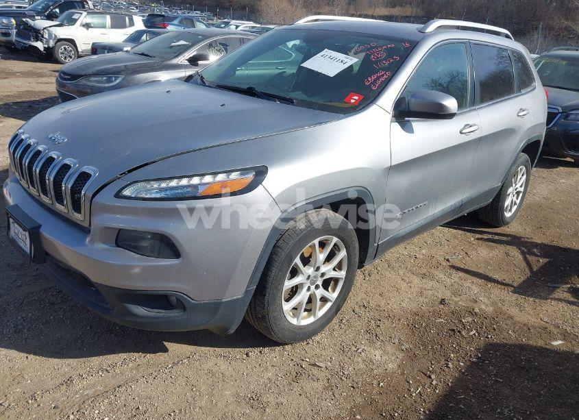 Photo 2 of 2016 Jeep Cherokee LATITUDE (VIN 1C4PJLCB6GW190050)