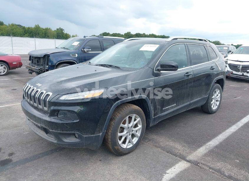 Photo 2 of 2016 Jeep Cherokee LATITUDE (VIN 1C4PJLCB6GW275552)