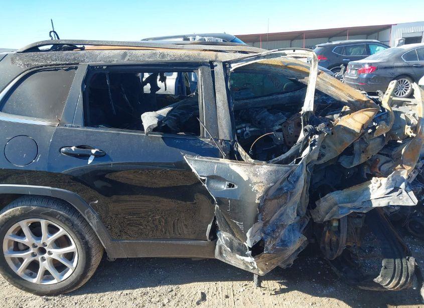 Photo 12 of 2017 Jeep Cherokee LATITUDE FWD (VIN 1C4PJLCB6HD221889)