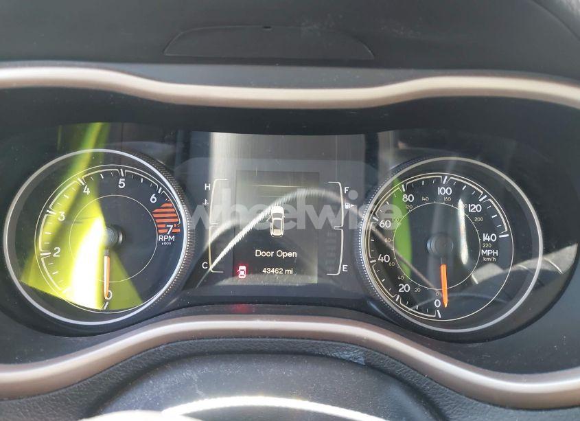 Photo 7 of 2017 Jeep Cherokee LATITUDE FWD (VIN 1C4PJLCB6HW540665)