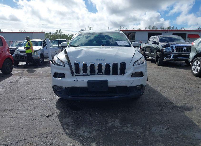 Photo 13 of 2017 Jeep Cherokee LATITUDE FWD (VIN 1C4PJLCB6HW586917)