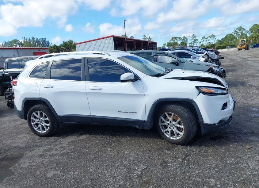 Photo 14 of 2017 Jeep Cherokee LATITUDE FWD (VIN 1C4PJLCB6HW586917)