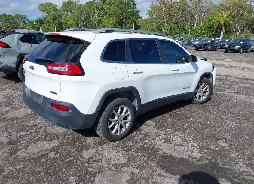 Photo 4 of 2017 Jeep Cherokee LATITUDE FWD (VIN 1C4PJLCB6HW586917)
