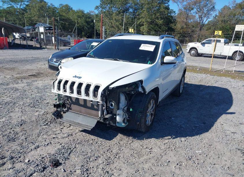 Photo 2 of 2017 Jeep Cherokee LATITUDE FWD (VIN 1C4PJLCB6HW660594)