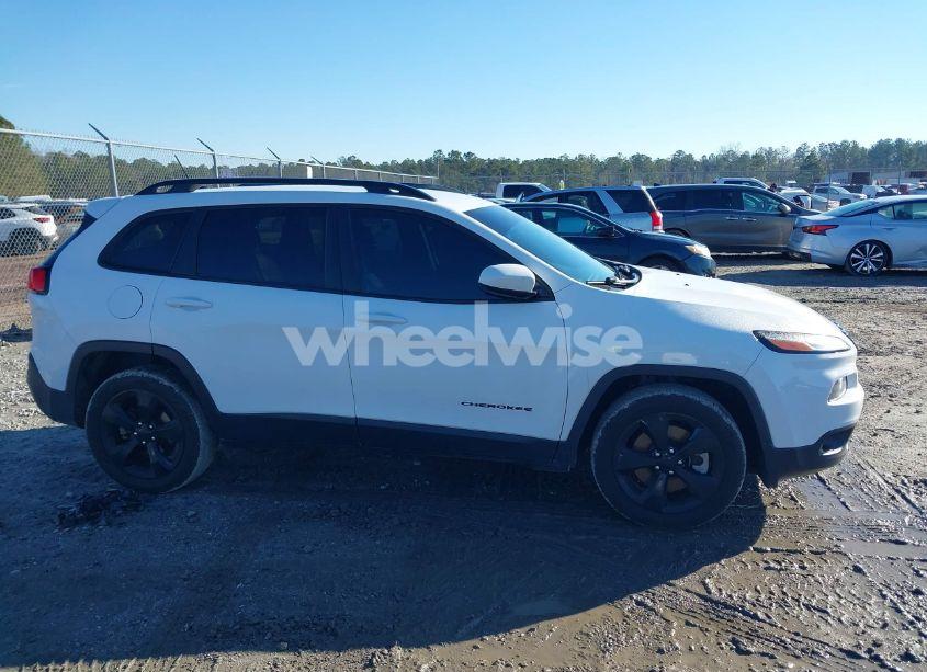 Photo 13 of 2018 Jeep Cherokee LATITUDE FWD (VIN 1C4PJLCB6JD553353)