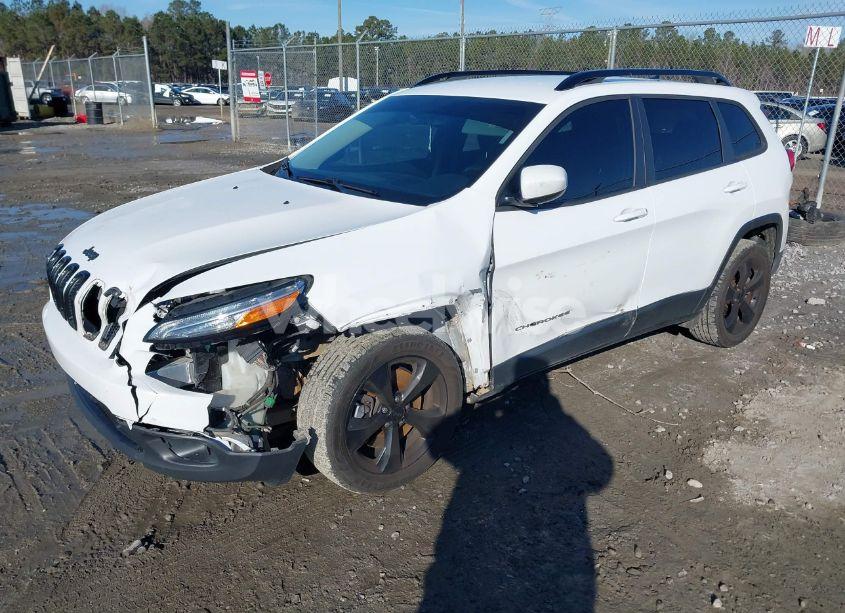 Photo 2 of 2018 Jeep Cherokee LATITUDE FWD (VIN 1C4PJLCB6JD553353)