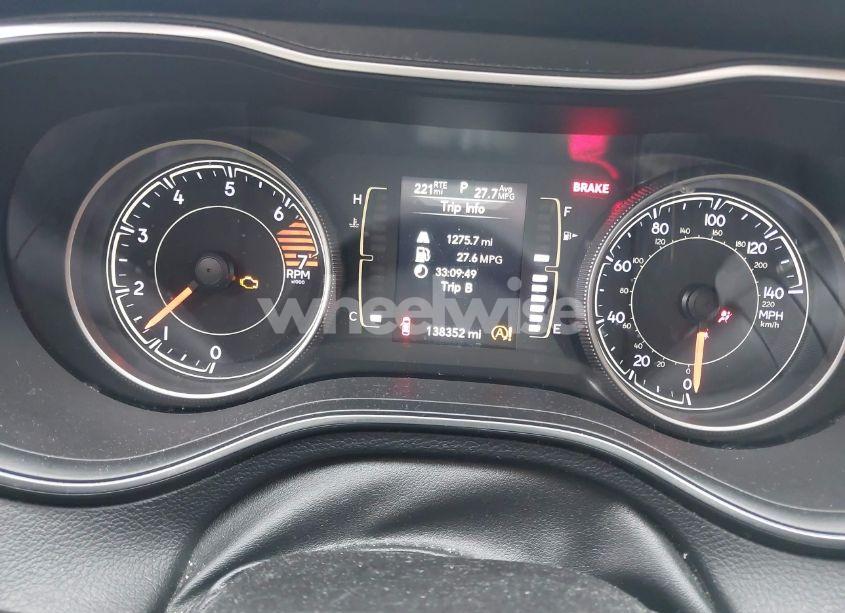 Photo 7 of 2019 Jeep Cherokee LATITUDE FWD (VIN 1C4PJLCB6KD114770)