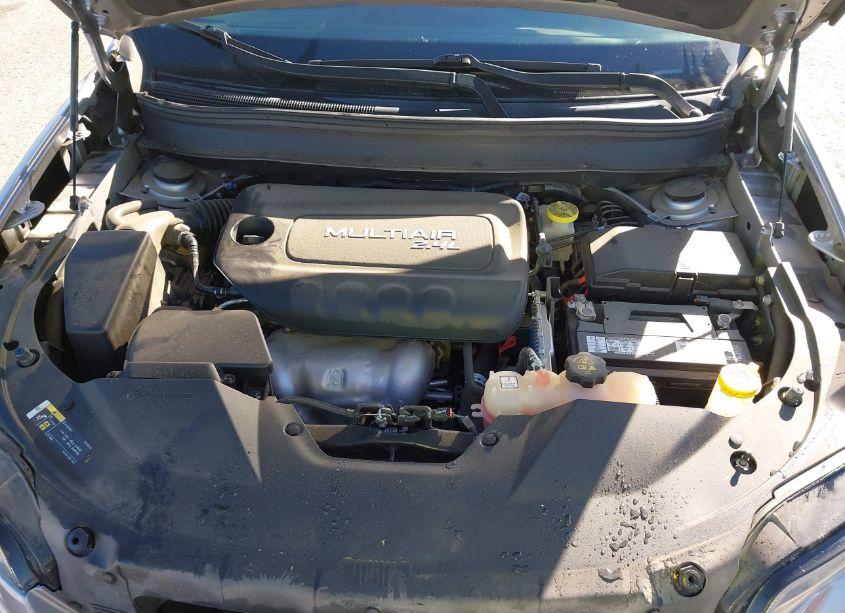 Photo 10 of 2019 Jeep Cherokee LATITUDE FWD (VIN 1C4PJLCB6KD175553)