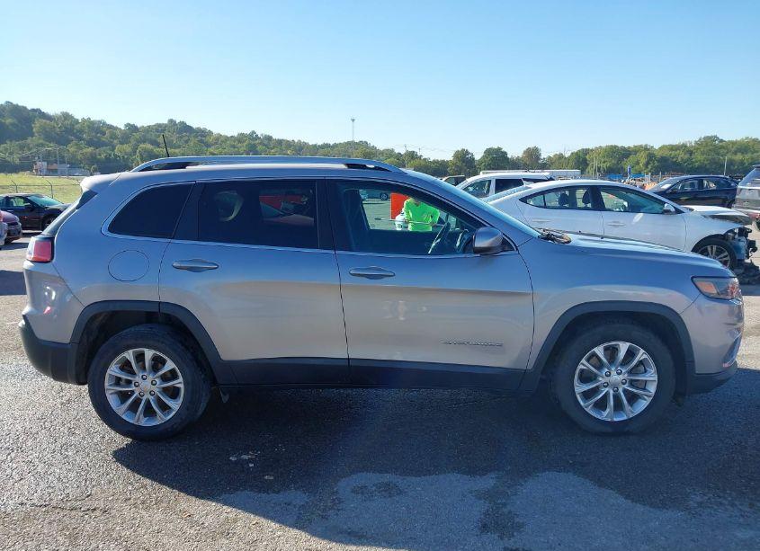 Photo 13 of 2019 Jeep Cherokee LATITUDE FWD (VIN 1C4PJLCB6KD175553)