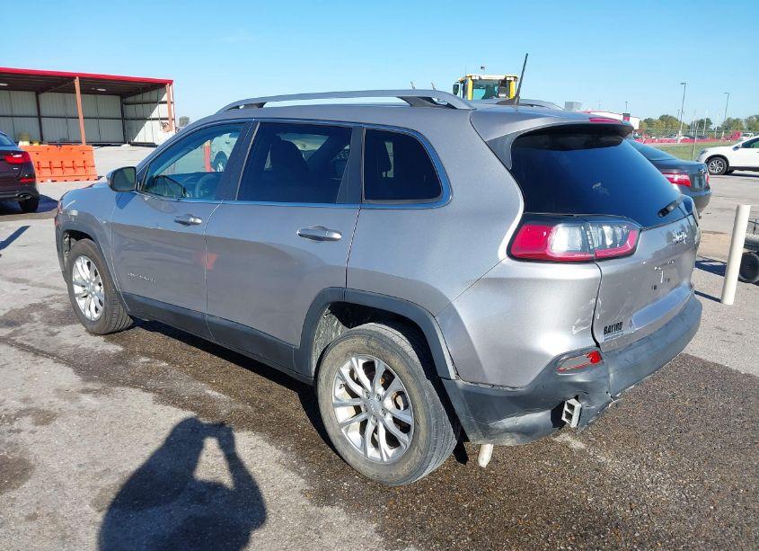 Photo 3 of 2019 Jeep Cherokee LATITUDE FWD (VIN 1C4PJLCB6KD175553)