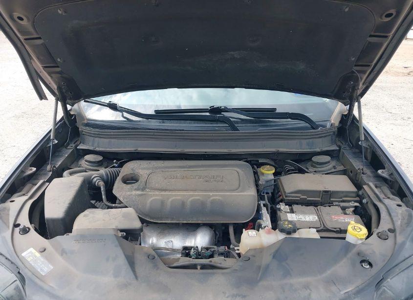 Photo 10 of 2019 Jeep Cherokee LATITUDE FWD (VIN 1C4PJLCB6KD248906)