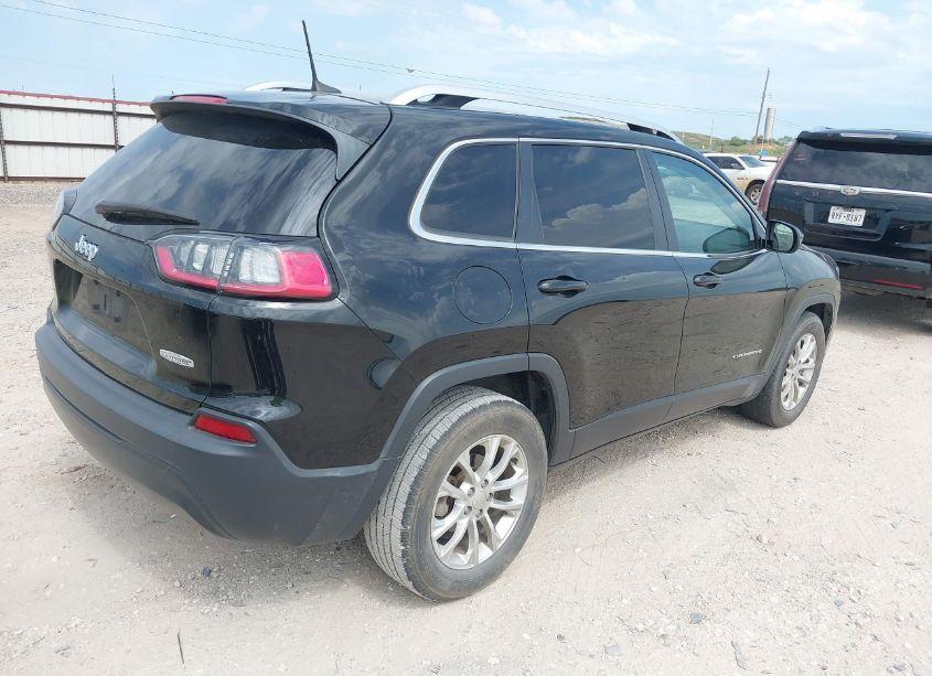 Photo 4 of 2019 Jeep Cherokee LATITUDE FWD (VIN 1C4PJLCB6KD248906)