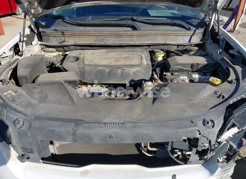 Photo 10 of 2019 Jeep Cherokee LATITUDE FWD (VIN 1C4PJLCB6KD373470)