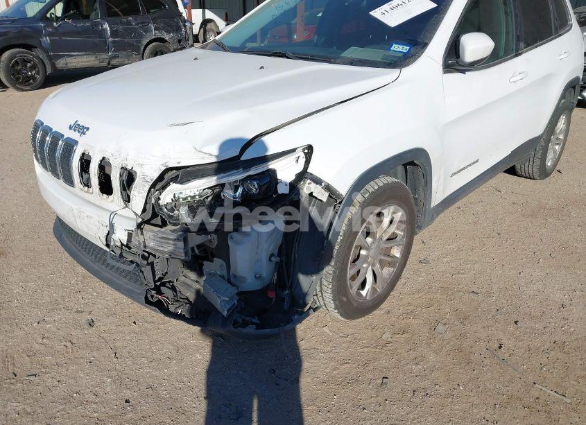 Photo 6 of 2019 Jeep Cherokee LATITUDE FWD (VIN 1C4PJLCB6KD373470)