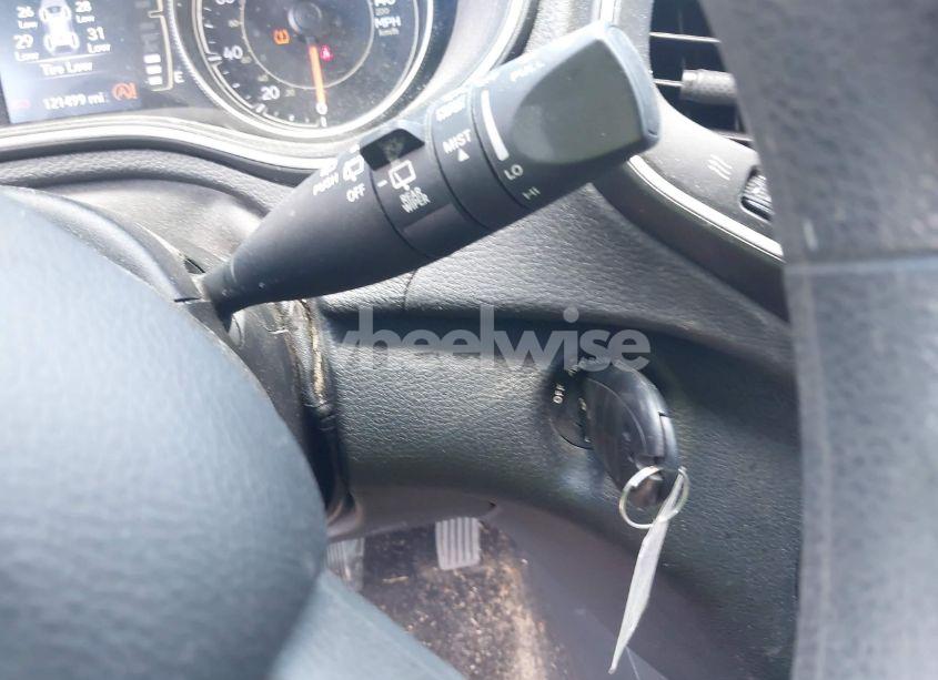 Photo 11 of 2020 Jeep Cherokee LATITUDE FWD (VIN 1C4PJLCB6LD582449)